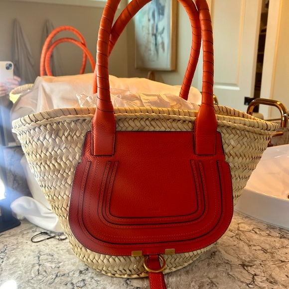 SOLD ***
Chloe Marcie Basket tote bag - Picture 4 of 6